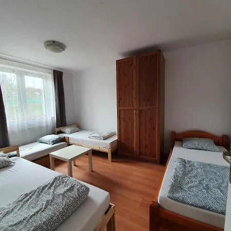 Dom 3-Poziomowy Gdynia Leszczynki Feriehus Gdynia